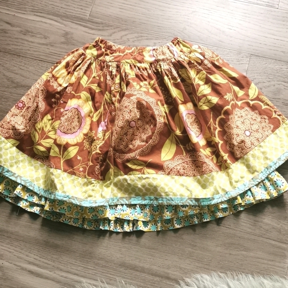 Girls gorgeous layered skirt. Size 8 - 10. EUC